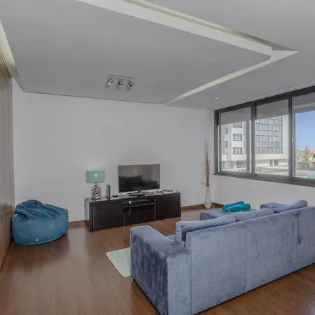 Neat * ポンタ・デルガダ