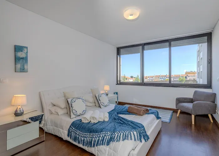 Neat * Ponta Delgada