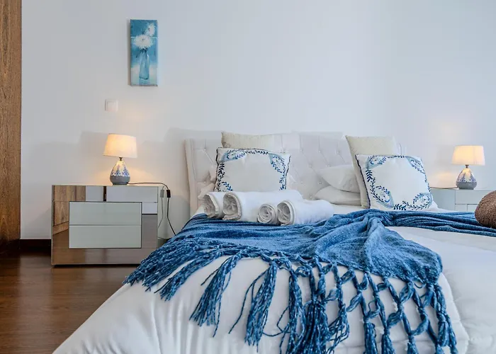 Neat * Ponta Delgada