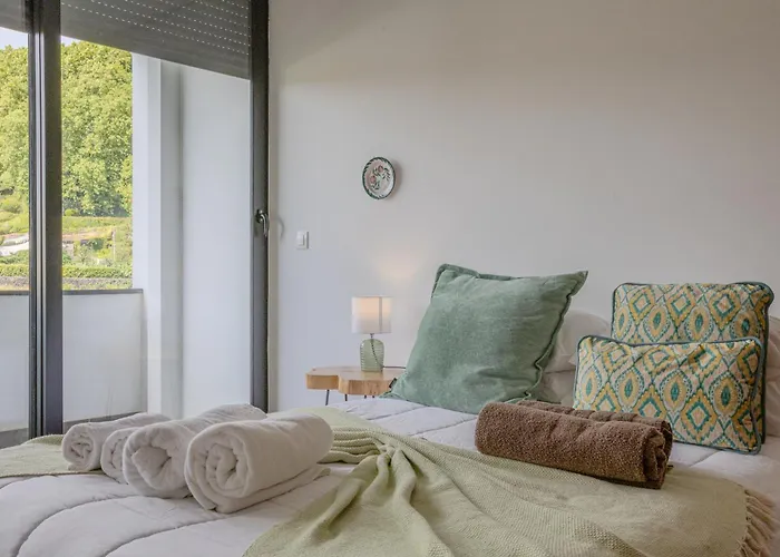 Neat * Ponta Delgada