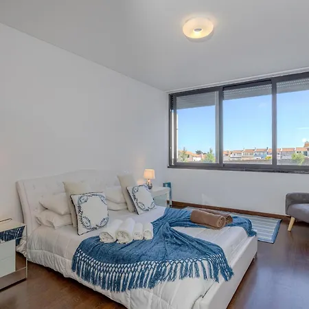 Neat * Ponta Delgada