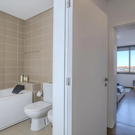 Neat * Ponta Delgada